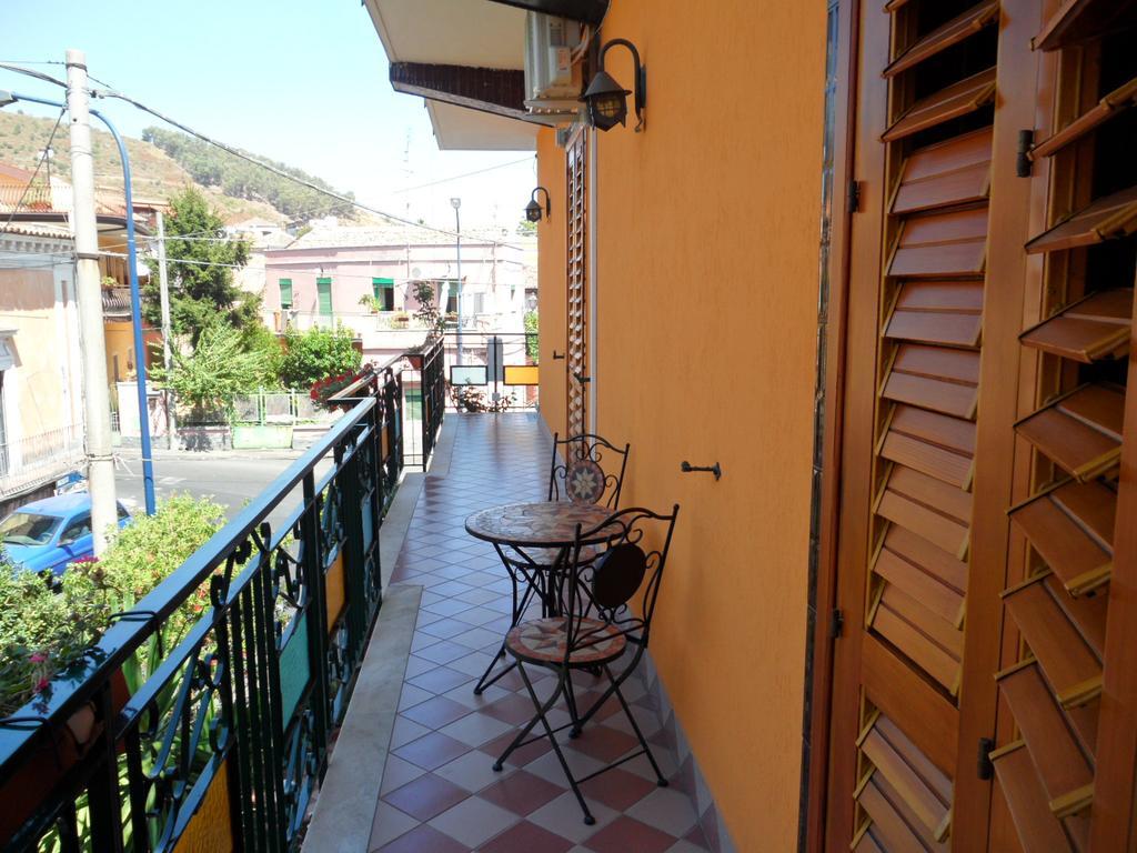 Il B&B Maison Graziella Viagrande Exterior photo
